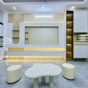 nhà mới tân khai- hoàng mai( 3 gác đỗ cửa- gần phố- gần chợ- gần đường ô tô)