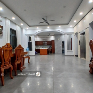 cho thuê văn phòng sàn 250m2 p. thạnh mỹ lợi, q2, tp thủ đức giá chỉ 20 triệu/th