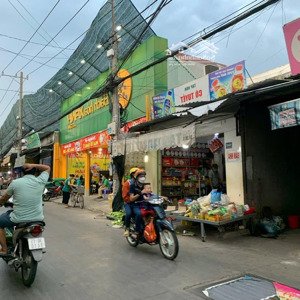 chính chủ bán gấp nhà mặt tiền chợ điều đang cho thuê 16tr/tháng