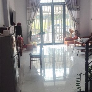 về quê chính chủ cần bán gấp nhà trung tâm bến cát