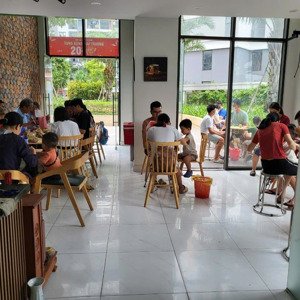 bán căn góc 3 mặt view, đang kd tốt, có sẵn hợp đồng thuê, thời hạn còn 5 năm, 156m2 giá 9.9 tỷ