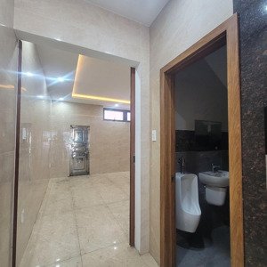nhà 5 tầng nguyễn hữu thọ ở và kinh doanh