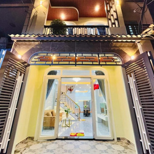 cần bán nhà đường trần thái tông, phường 15, quận tân bình, giá 2tỷ05dt 44m2 sổ hồng. lh 0902918803
