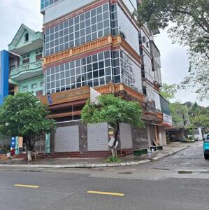 CHO THUÊ NHÀ NGUYÊN CĂN 4 TẦNG - LÔ GÓC 2 MẶT TIỀN ĐƯỜNG NGUYỄN VĂN LINH, LIÊN BẢO, VĨNH YÊN