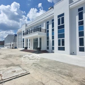 cho thuê kho xưởng 9.700m2 ở kcn hải sơn đức hòa. xây mới 100%, có văn phòng, nhà ăn, trạm hạ thế