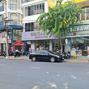 bán nhà phố tây 2 mặt tiền đường nguyễn thiện thuật có dòng tiền sẵn rất tốt và cực gần biển