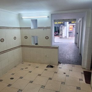 cho thuê cửa hàng, văn phòng tại 297 vũ hữu, thanh xuân, hà nội. giá 11tr/th liên hệ: 0984532288.