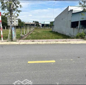 chính chủ cần bán gấp nhà ở xã đức hoà, long an (dt: 13x40m) đường xe hơi tới nhà- giá 4.95tỷ