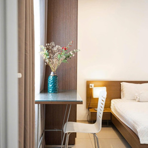 bán nhà mt trần văn sắc, 20 tỷ, 100m2,kết cấu 4 tầng , nở hậu nhẹ đang kinh doanh chdv giá 20 tỷ