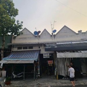 cần bán dãy trọ 10 x 30 cách cổng kcn mỹ phước 1 chỉ 200m,thu nhập 18 triệu/ tháng