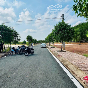còn vài nền 5x24full thổ cư, đường nhựa,cạnh đt741 ấp 1 tiến hưng, chỉ 6xxtr.