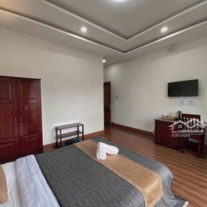 Cho Thuê Khách Sạn 12 Phòng Ngủ, Có Gpkd, Pccc, Thang Máy, Tại đường Chính Phường 2.