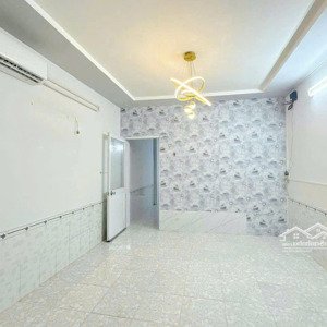 sân để xe - nhà thuê mới đẹp gò vấp 2pn - phạm văn chiêu phường 14 - giá 8,5 triệu