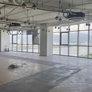 cho thuê 1 sàn tầng 6 7 trong toà nhà đường bạch đằng view sông hàn , 700m2 , gọi văn phú