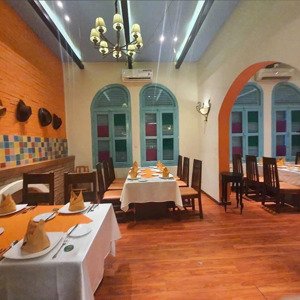 cho thuê biệt thự 320m2, 2 tầng mt pasteur, p12, q3