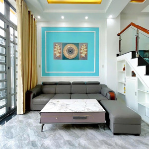 nhà cần bán gấp đ. trần quý p7 q11. 39,9m2. hẻm ô tô shr chính chủ. nhà có hđ thuê 8,5tr/tháng