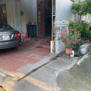 Chính Chủ Cần Bán Nhà Mái Thái 2 Tầng đối Diện Chợ Km9, Sau Nhà Có 04 Phòng Khép Kín Cho Thuê