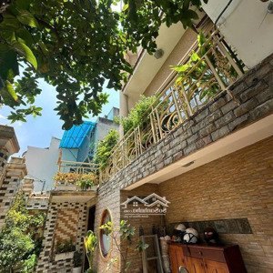 biệt thự q7 - ngay cầu tân thuận - cách pmh chỉ 2p - 96m2 - 4 tầng kiên cố - xe hơi ngủ nhà