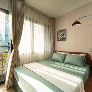 siêu phẩm 1pn 45m2 ban công lớn, thiết kệ siêu đẹp ngay trung tâm sài gòn đường lê thị riêng q1