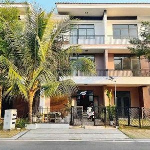 cần bán gấp _ biệt thự, liền kề 1 trệt 2 lầu _ 90m2 _ 2.6 tỷ bao 100% phí.