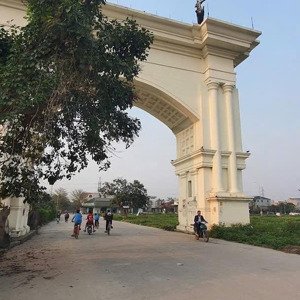 chính chủ gửi bán lô đất đẹp tại bảo long - hương mạc - từ sơn - hai bước chân là sang đông anh