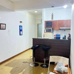 cần bán căn chung cư tân phú, có sổ, có thang máy