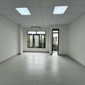 cho thuê văn phòng mỗ lao - thanh bình, diện tích 70 m2 gồm 2 phòng làm việc, nhà 2 mặt đường