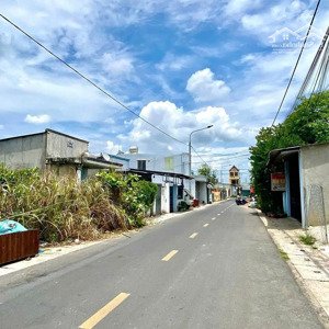 cần bán nhà mặt đường con gà vàng, phú đông, nhơn trạch. dt 127m2. chỉ 3 tỷ