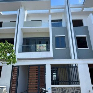 Bán Gấp Căn Nhà Phố Bà Rịa 120m2 Mặt Tiền Quốc Lộ 51, 1 Trệt 2 Lầu, Sổ Hồng. Lh 0775707172 Phạm Yến