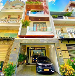 cần bán nhà q2 đầy đủ nội thất , giá 6 tỷ 6 , shr , 4.5x12m2 ,lh 0775357218