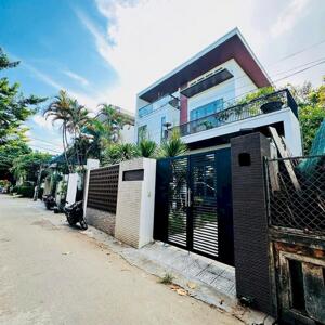 Bán Biệt Thự Sân Vườn Mặt Tiền đường Nguyễn Cư Trinh, Tp.Huế 