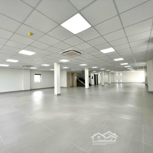 cho thuê văn phòng khu k300 quận tân bình , dt 250m2 , giá thuê 50 triệu/ tháng . lh: 0975022587