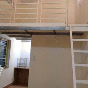 Cho Thuê Phòng Mặt Tiền đối Diện Chợ Thành Thái Vừa ở Vừa Kinh Doanh Spa, Gội đầu Dưỡng Sinh