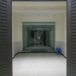 tôi cần cho thuê nhà định công, hoàng mai 40m, 4 tầng oto tải đỗ cửa đầy đủ đh, nl làm vp, ch 12tr