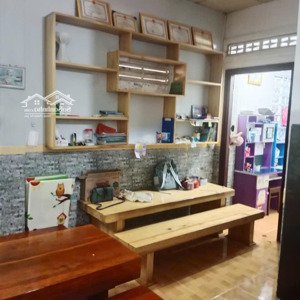 bán nhà cấp 4 mặt tiền đường lê hồng phong - tt khánh vĩnh. để lại toàn bộ nội thất gỗ. chỉ 1tỷ5