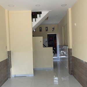 nhà 2 lầu mt 3/2 quận 11 - 19tr