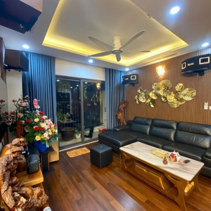 chính chủ gửi bán căn 3 phòng ngủ dt 81m2 tk 3 phòng ngủ, nhà ở full đồ. 0973767459