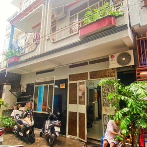 [ nhà gần quảng trường _ thông chợ đêm trần phú ] ** cách biển 250m ** giá : 7,5 tỷ