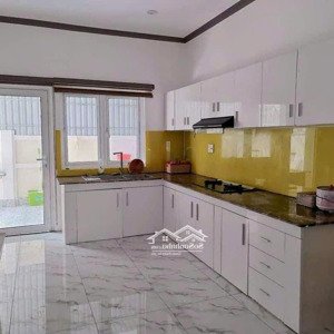 cho thuê biệt thự ecolakes full nội thất gồm: 6 phòng ngủ, 5 wc, sân đậu ô tô