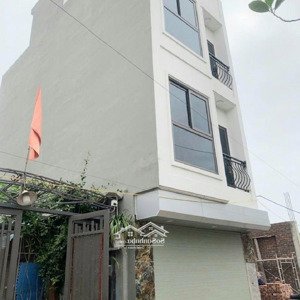 chủ nhiệt bán - nhà dân xây - 3 thoáng - ô tô tránh - đường thông tứ phía - ở sướng