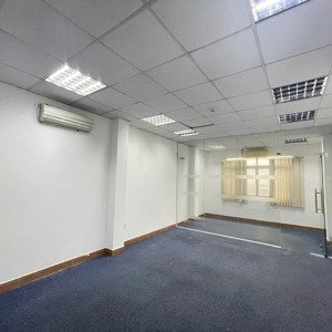 chính chủ cho thuê văn phòng 35m2 giá rẻ ngay mặt tiền đường lê quốc hưng, quận 4