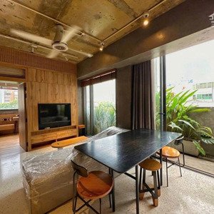 căn hộ cho thuê studio ban công 40m2 ngay trần hưng đạo q5 gần cầu chữ y, bùi viện