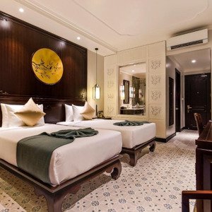 bán khách sạn 5 tầng 40phòng mặt tiền đường cửa đại, sát biển. hội an
