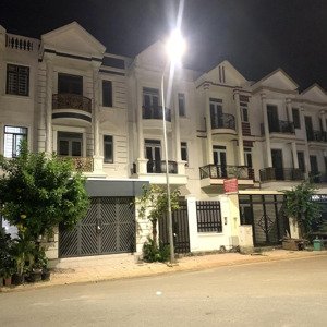 cần bán nhà phố full nội thất liền kề palm marina novaland quận 9
