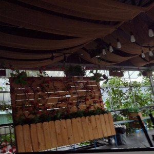 nhà bán đang hoạt động kinh doanh trà sữa