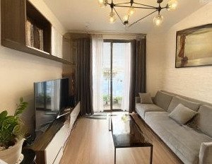 tôi chính chủ bán căn hộ c/c 312 lạc long quân q. 11. 68m2, sổ, giá: 2,5 tỷ, lh: 0898.523.827 như ý