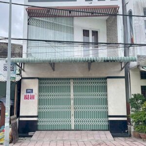 CHỦ GIẢM 2 TỶ . Bán nhà lầu MT bờ hồ Huỳnh Cương .