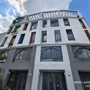bán nhà mặt tiền kênh tân hoá , 4 x 14 x 6 tầng có thang máy , lề đường 3m.