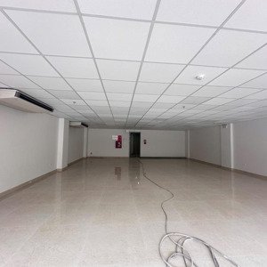 cho thuê nhà mặt phố thái thịnh, dt 80m2x2 tầng, mt 5.5m, giá 60tr, lh 0968896456