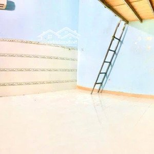 cho thuê phòng giờ giấc tự do, gần đh bách khoa q10 có gác lửng, wc riêng bên trong. xem phòng ngay